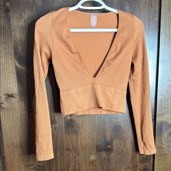 Dynamic Orange Fitted Crop Blouse one size long sleeve deep v neck ribbed - Picture 1 of 3